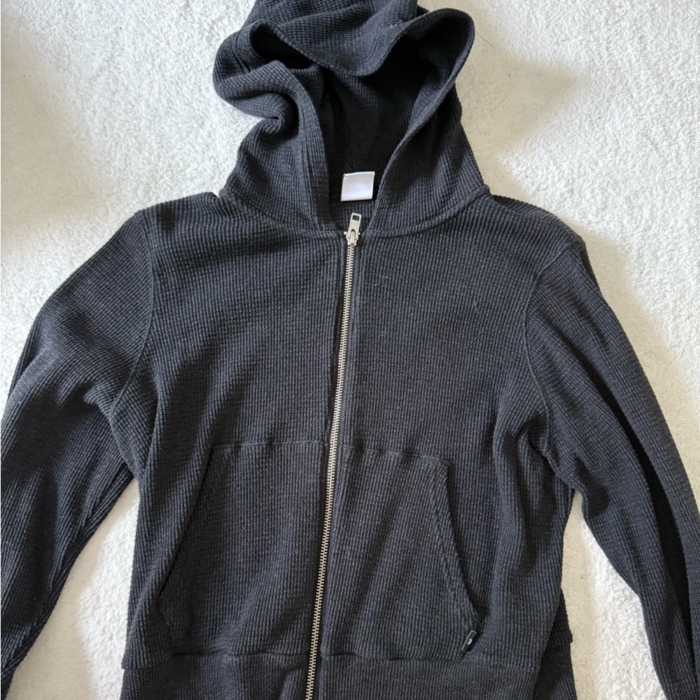 Aritzia TNA hoodie